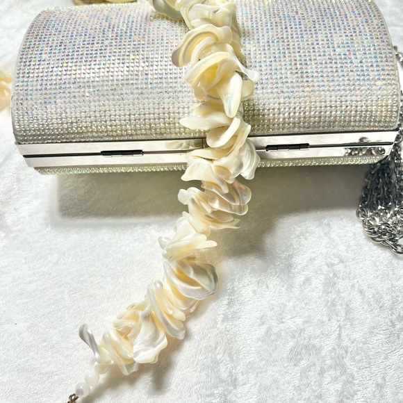 Mother of pearl MOP shell statement necklace, brooches, bracelet , earrings - Picture 12 of 16